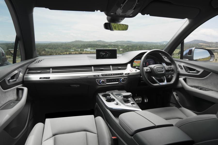 Торпедо Audi SQ7 TDI (4M) 2016 года  (AU) (фото 21 из 30)